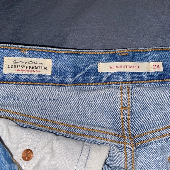 Levi Premium Straight Leg Jeans - Picture 2 of 4